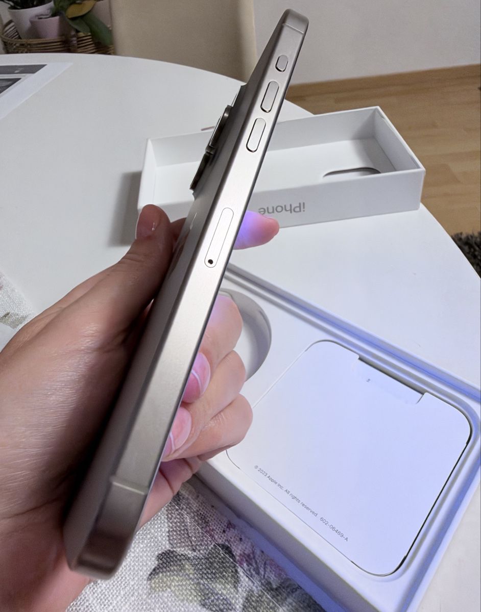 Apple Portables: iPhone 15 pro max – D'occasion à Ottenbach par ul9_vq6l 1