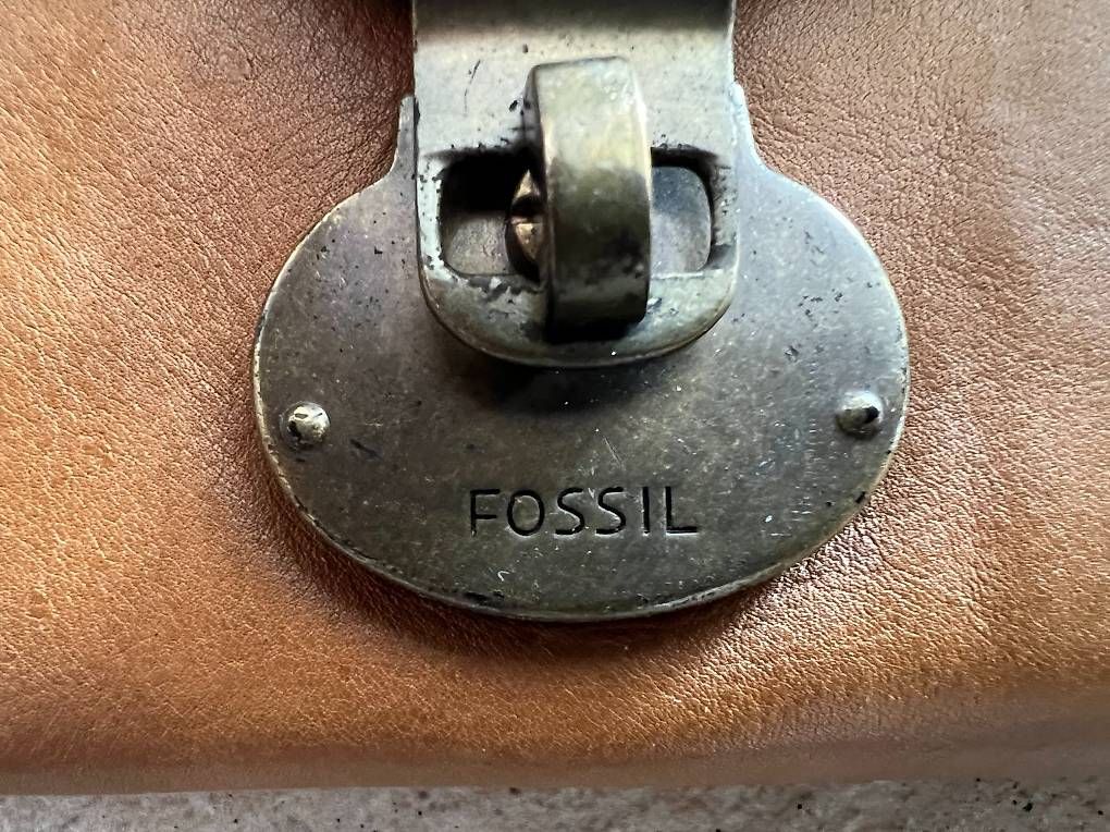 Fossil Portemonnaie: Porte-monnaies Fossil – Gebraucht aus Les Mosses von Giadigia 1