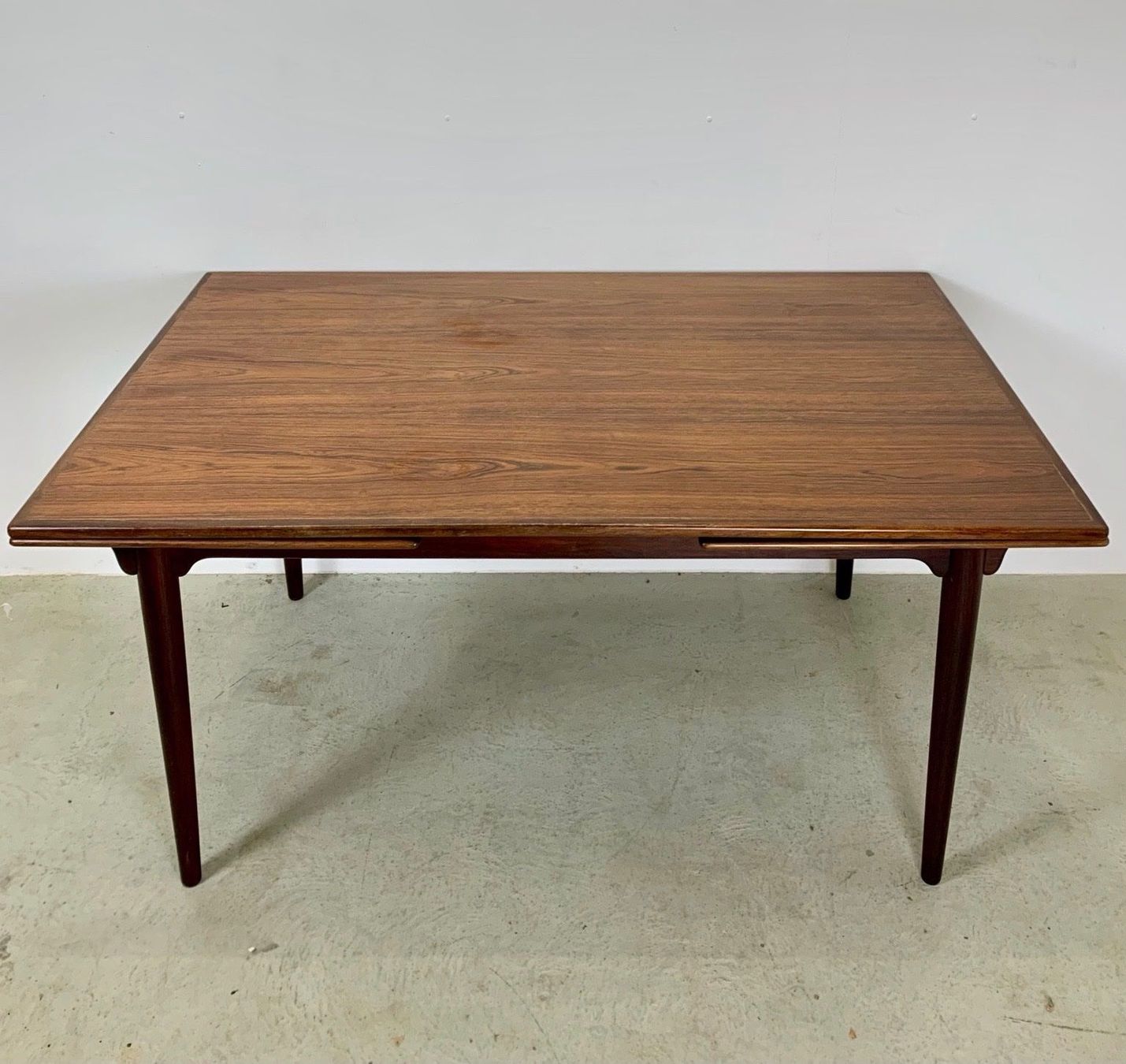 Tische: Gunni Omann Palisander Esstisch Model 54 – Gebraucht aus Basel von MidMod20C 1
