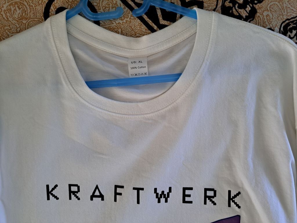T-shirt: Shirt Kraftwerk XL – Usato da Schlieren venduto da Rcaliforni 1
