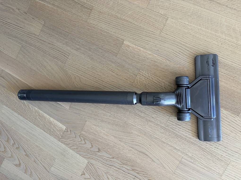 Dyson Staubsauger & Zubehör: Dyson flache Bürste mit Teleskoprohr – Gebraucht aus Dübendorf von laser_91 1