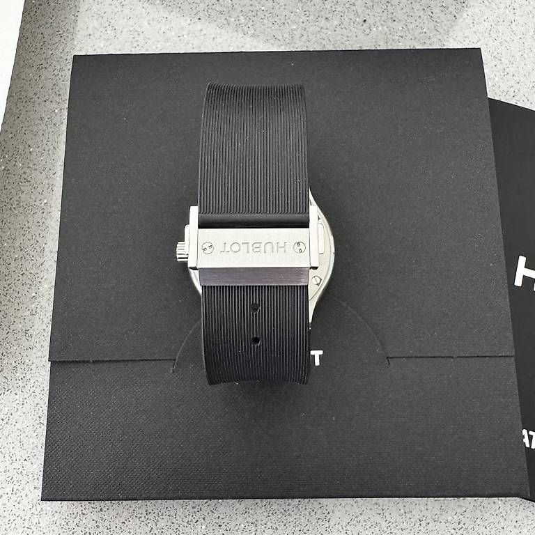 Hublot Orologi: Hublot classic fusion titanium 45mm – Usato da Coldrerio venduto da JoshGo 2
