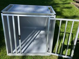 Grosse Hundebox – fast wie neu