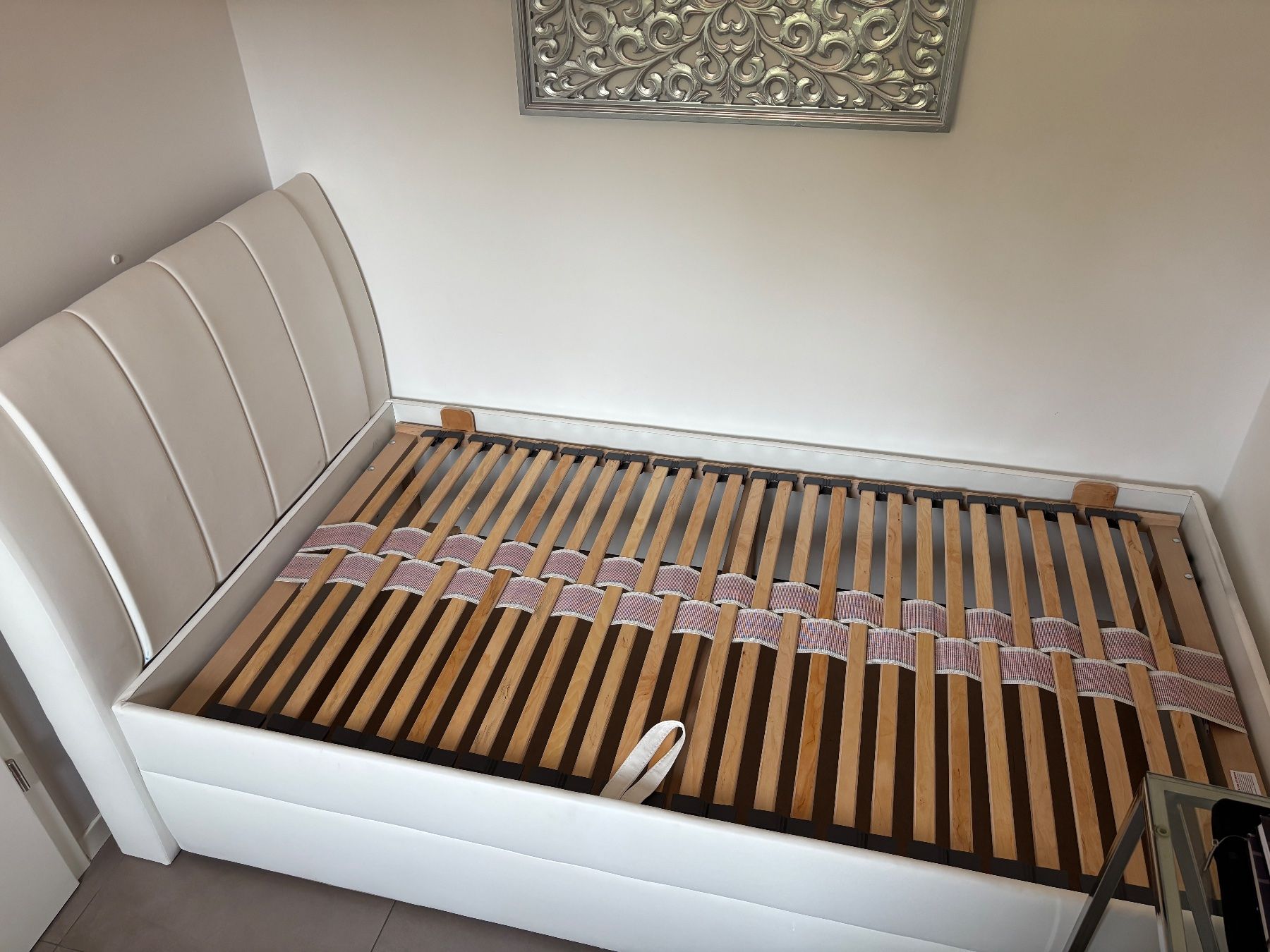 Letti: Upholstered Bed Frame with Storage, Like New – Usato da Veyrier venduto da pjt_bwk6 1