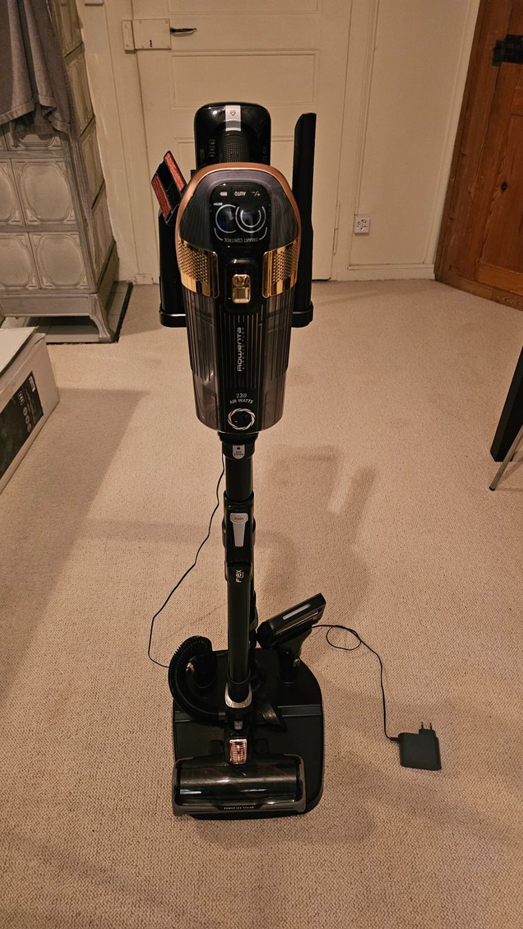 Rowenta Aspirapolveri & Accessori: Rowenta Aspirateur X-Force 15.60 – Usato da La Chaux-de-Fonds venduto da little_bubble
