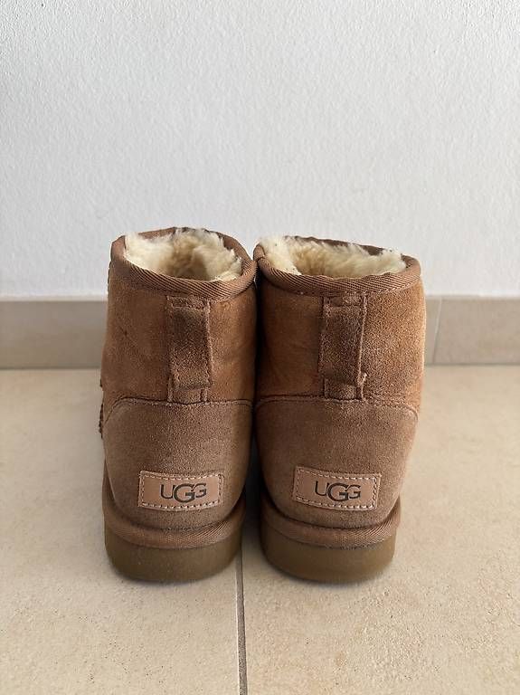 Ugg Scarpe da donna: Ugg beige – Usato da Pomy venduto da Gtum 2