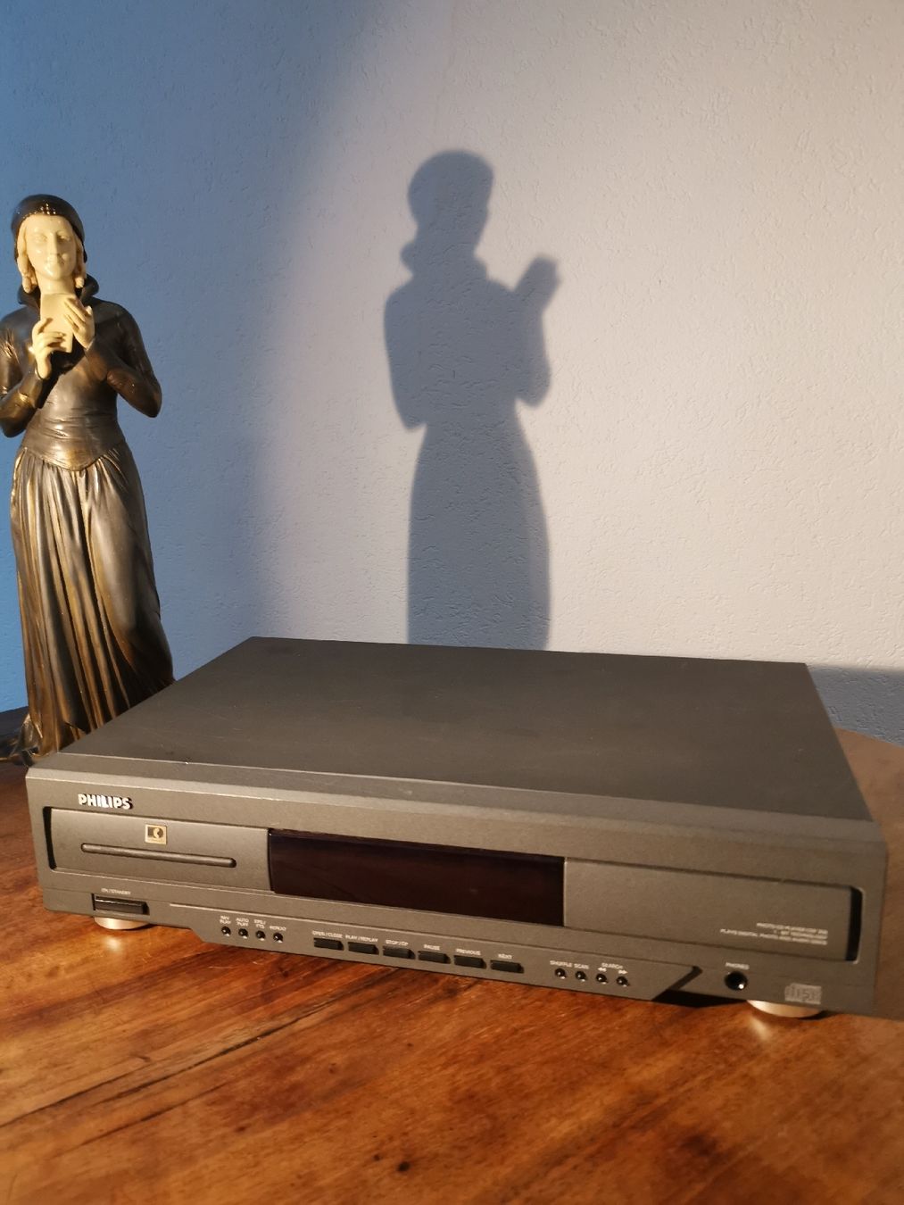 CD: PHILIPS lecteur CD CDF200 – Usato da La neuveville venduto da Madmax1979