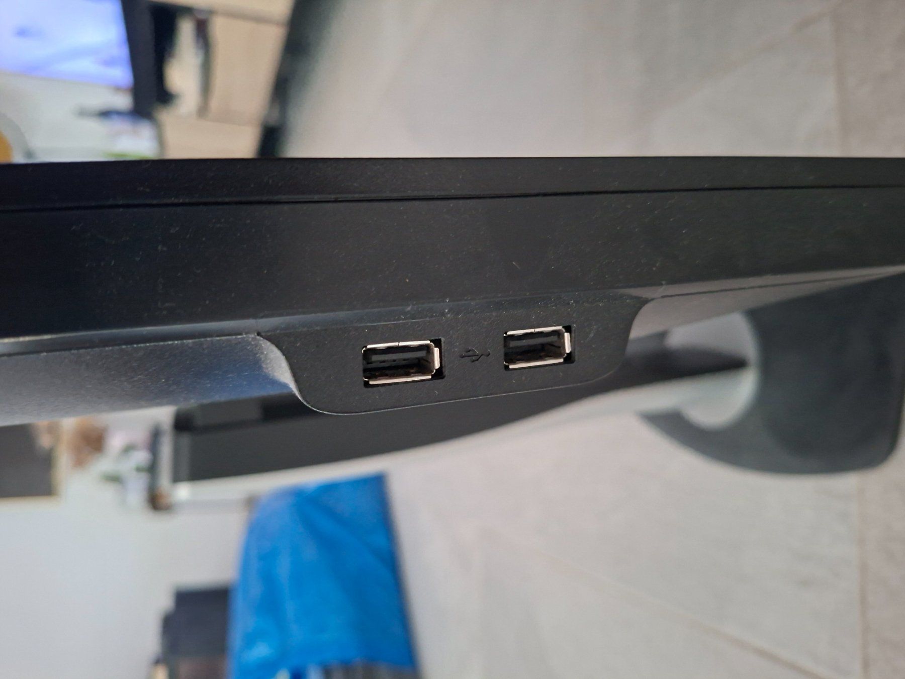 Dell Monitor: Monitor Dell 24 Zoll – Usato da Luterbach venduto da nicoletuescher 6
