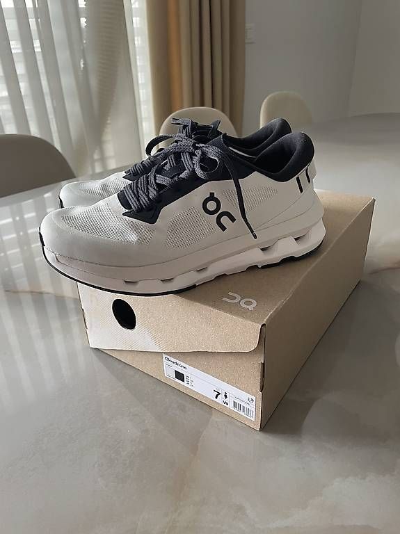 Chaussures hommes: On Cloudzone – D'occasion à Rupperswil par mku92