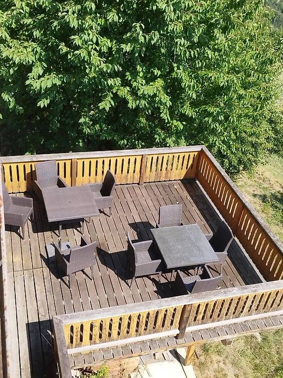 Set di tavolo e panche: Mobilier de jardin – Usato da Huémoz venduto da est_z8s9