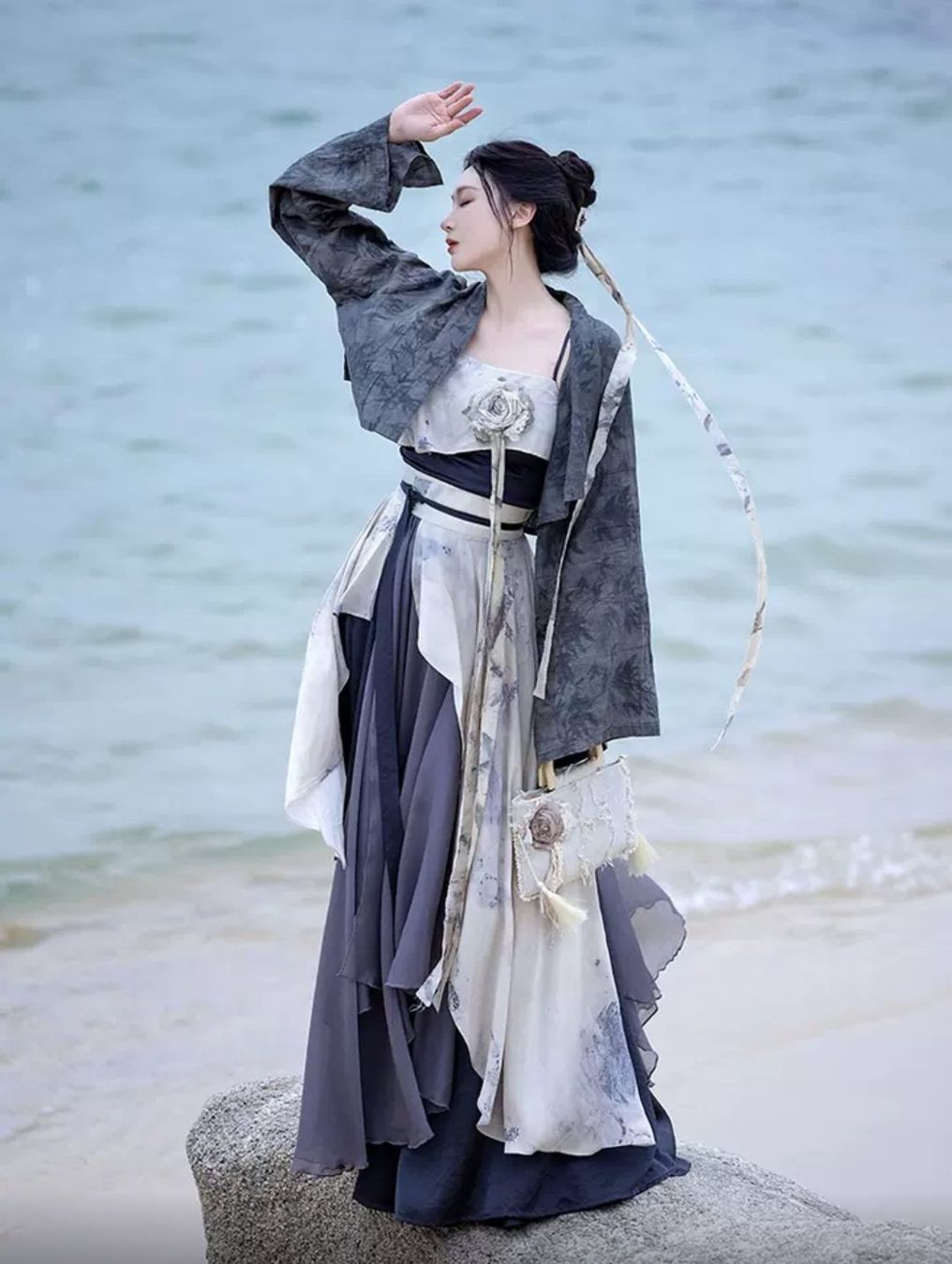Vestiti: Chinesisches Hanfu – Usato da Emmen venduto da LaEllie