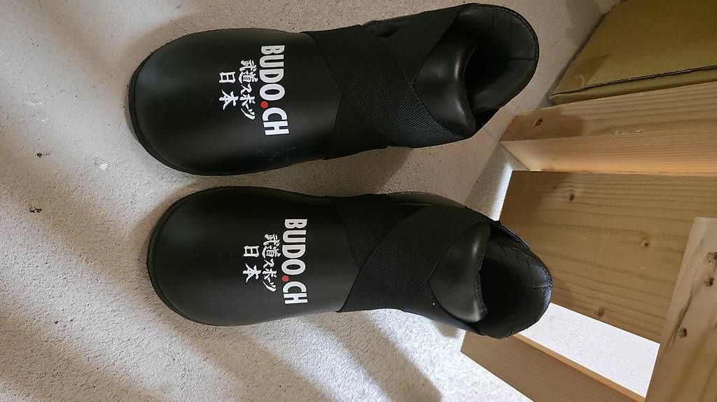 Schutz & Schoner: Budo.ch Fussschutz Fullcontact Gr. L – Gebraucht aus Zürich von Tornadorey