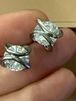 Elegante Ohrstecker mit Zirkonia in Silber-Optik Metall
