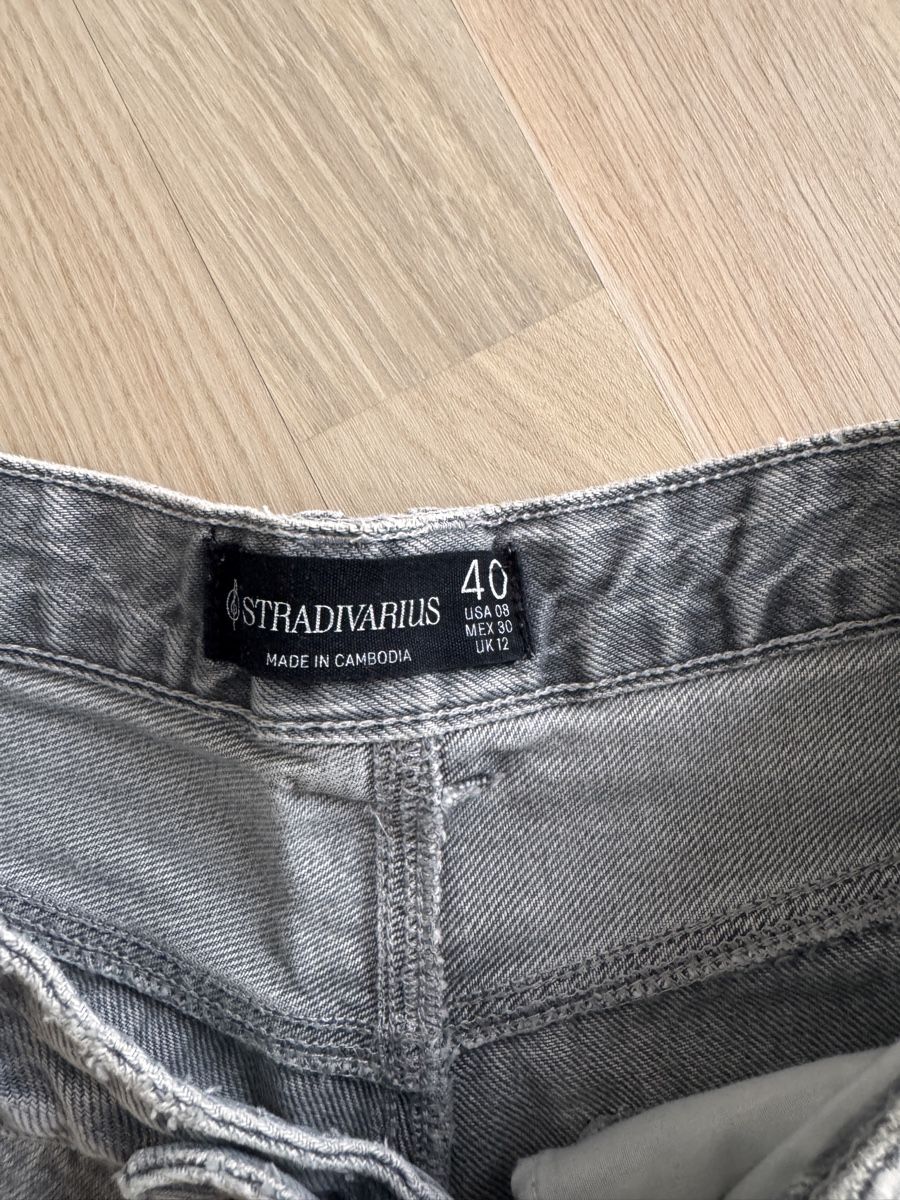 Stradivarius Jeans: Stradivarius Jeans Shorts, grau, Grösse 40 – Nuovo (secondo la descrizione) da Aesch BL venduto da Sheisign 1