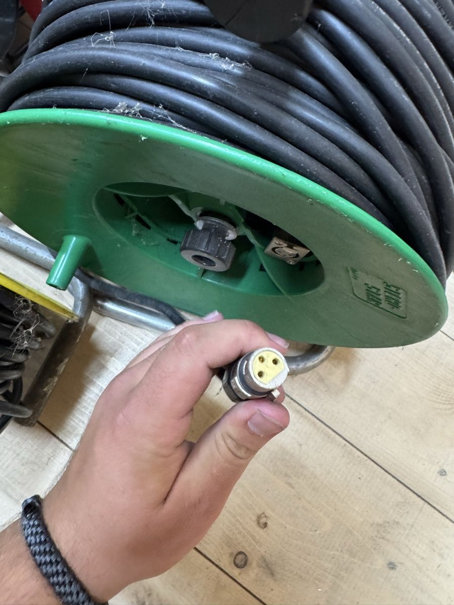 Cavi: sämtliche Kabel – Usato da Goldingen venduto da DDietziker 2