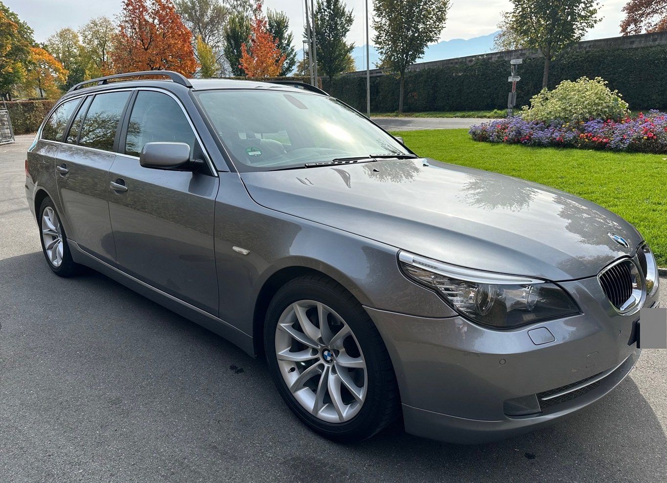 BMW Autos: BMW 525d touring Steptronic, frisch ab Service – Gebraucht aus Meggen von Elevation7 2