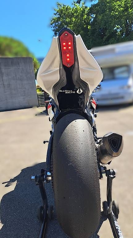 Yamaha Strada: Yamaha R1 de piste / track – Usato da St-Sulpice VD venduto da MrQ01 3
