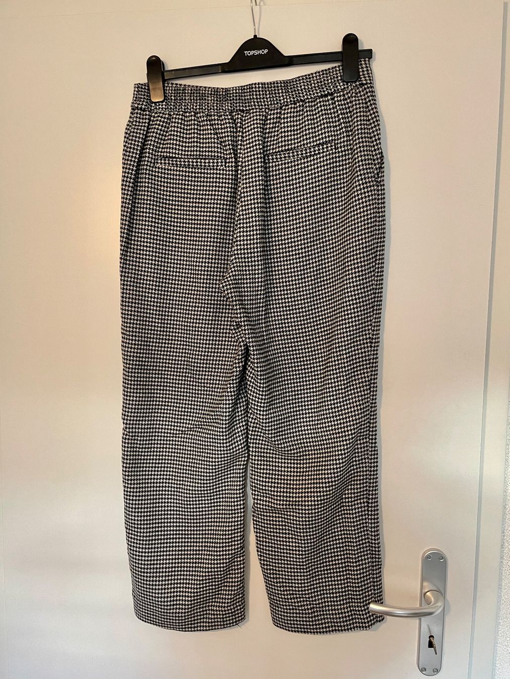 Zara Pantaloni: Tailored trousers – Usato da Roche VD venduto da closetcleanse 3