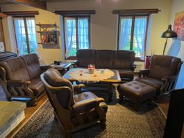 Sitzgruppe mit Sofas, Sesseln und 2 Salontischen