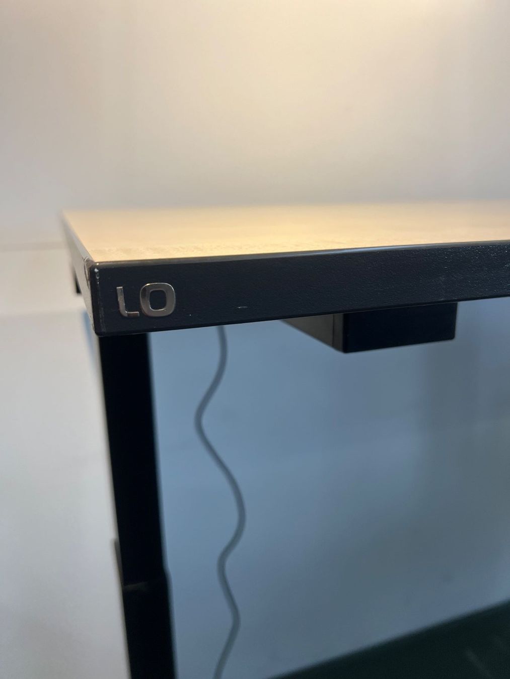 Lista Schreibtische: 003 LISTA LO Extend elektr. verstellb. Sitz-/Stehtisch – Gebraucht aus Wangen an der Aare von TBYN 4