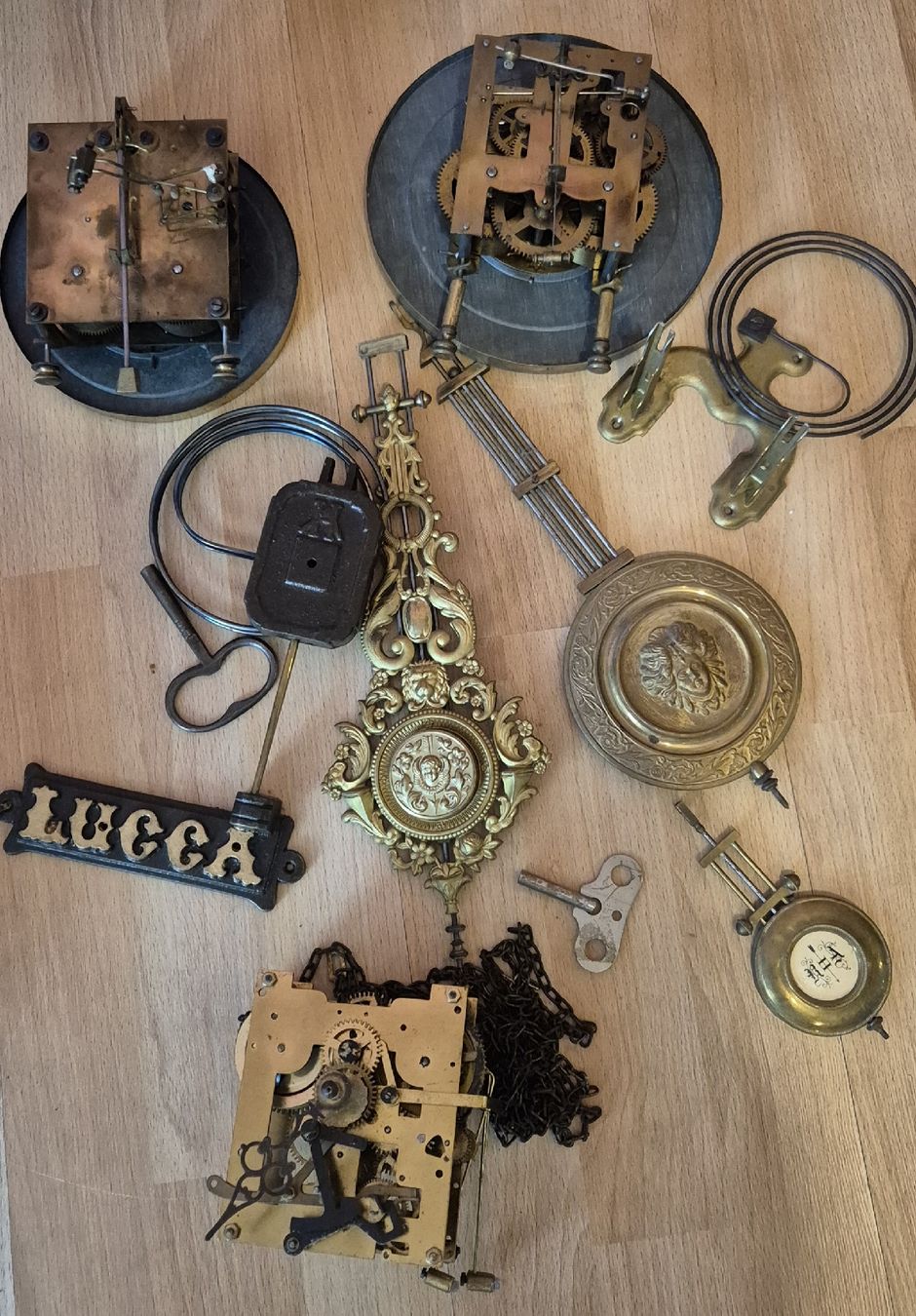 Montres: Wanduhr Teilen – D'occasion à Moutier par Maria1704 2