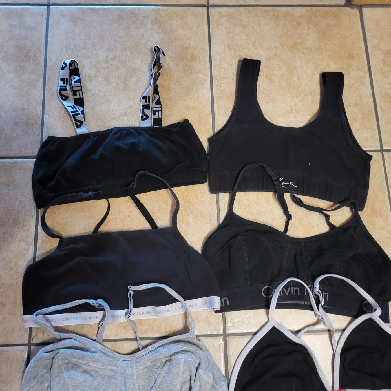 Altra biancheria intima: lot 10 pces taille 40-42 – Usato da Sion venduto da Oonathoo 2