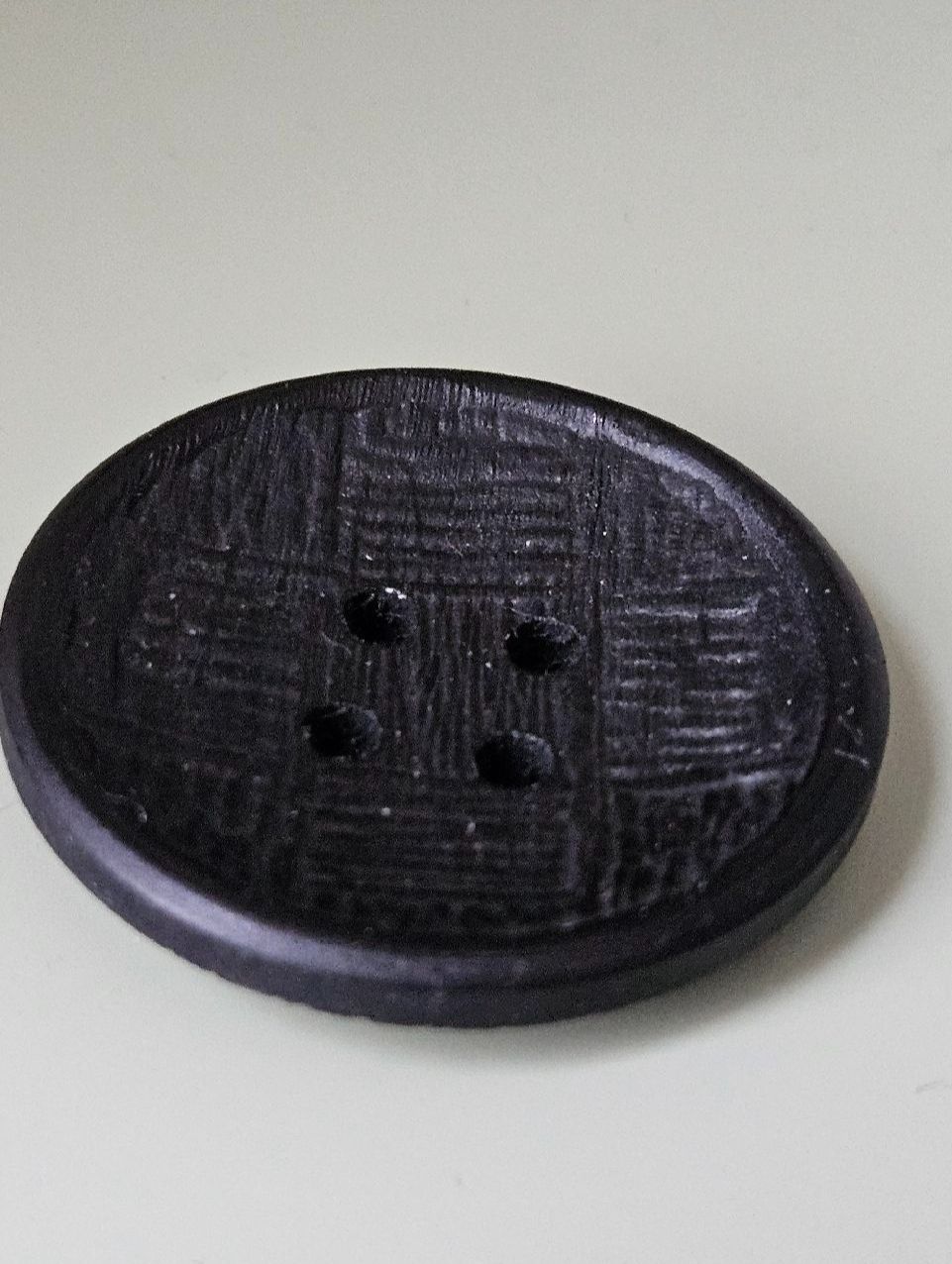 Bottoni: bouton noir 33mm – Usato da Carouge GE venduto da Lea000 1