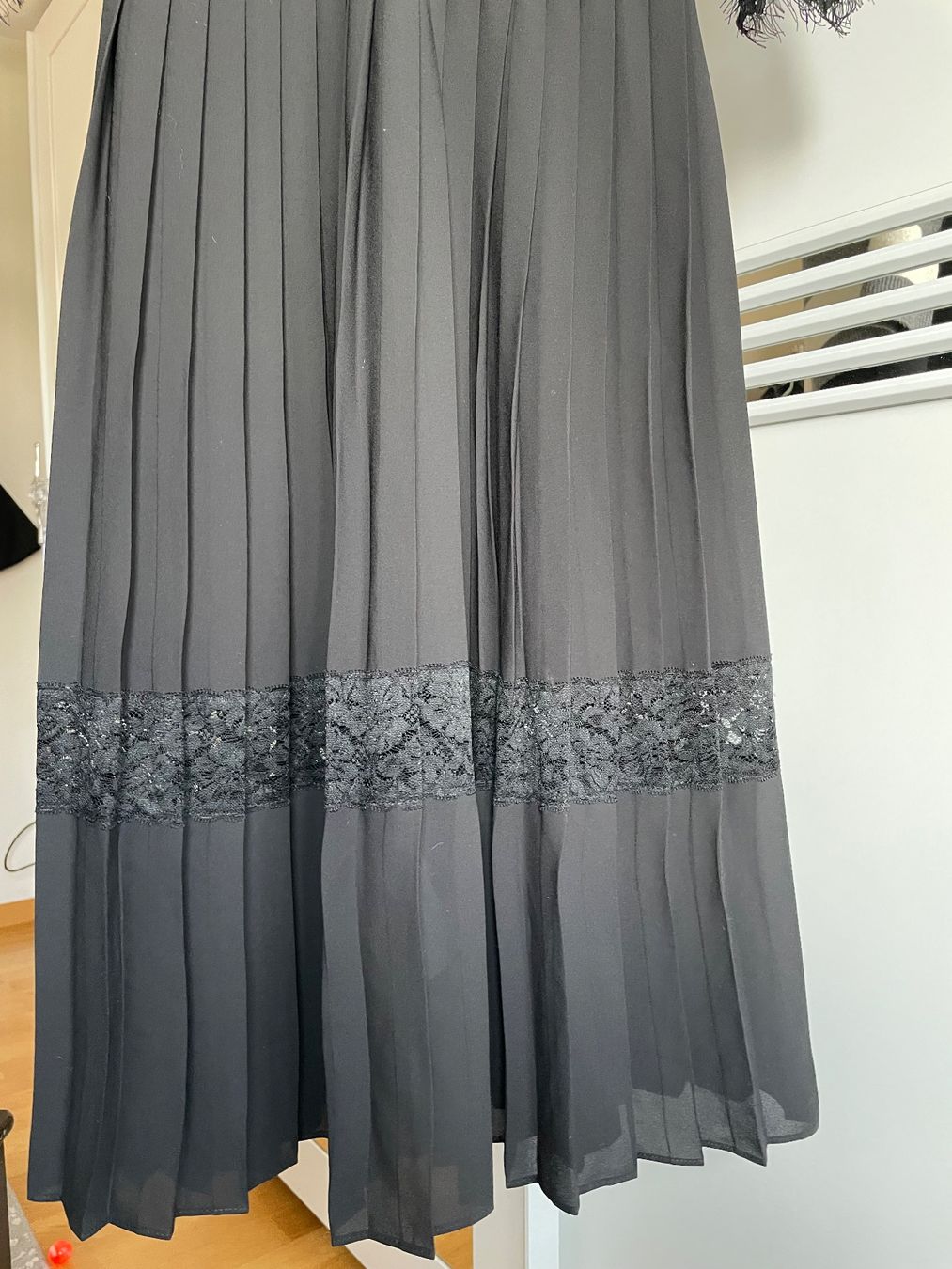 Zara Kleider: Elegantes schwarzes Spitzenkleid Gr. S – Gebraucht aus Schlieren von Mmm234 3