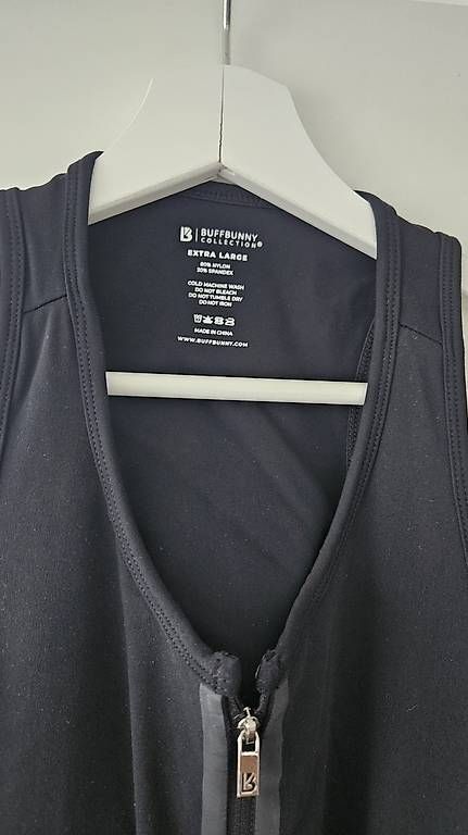 Vestiti: Schwarzes Sportkleid Cutouts – Usato da Rothenburg venduto da man_cb7f 4