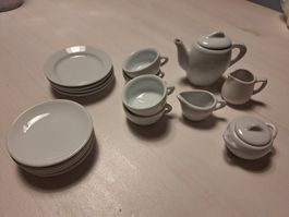 Puppengeschirrset aus Keramik