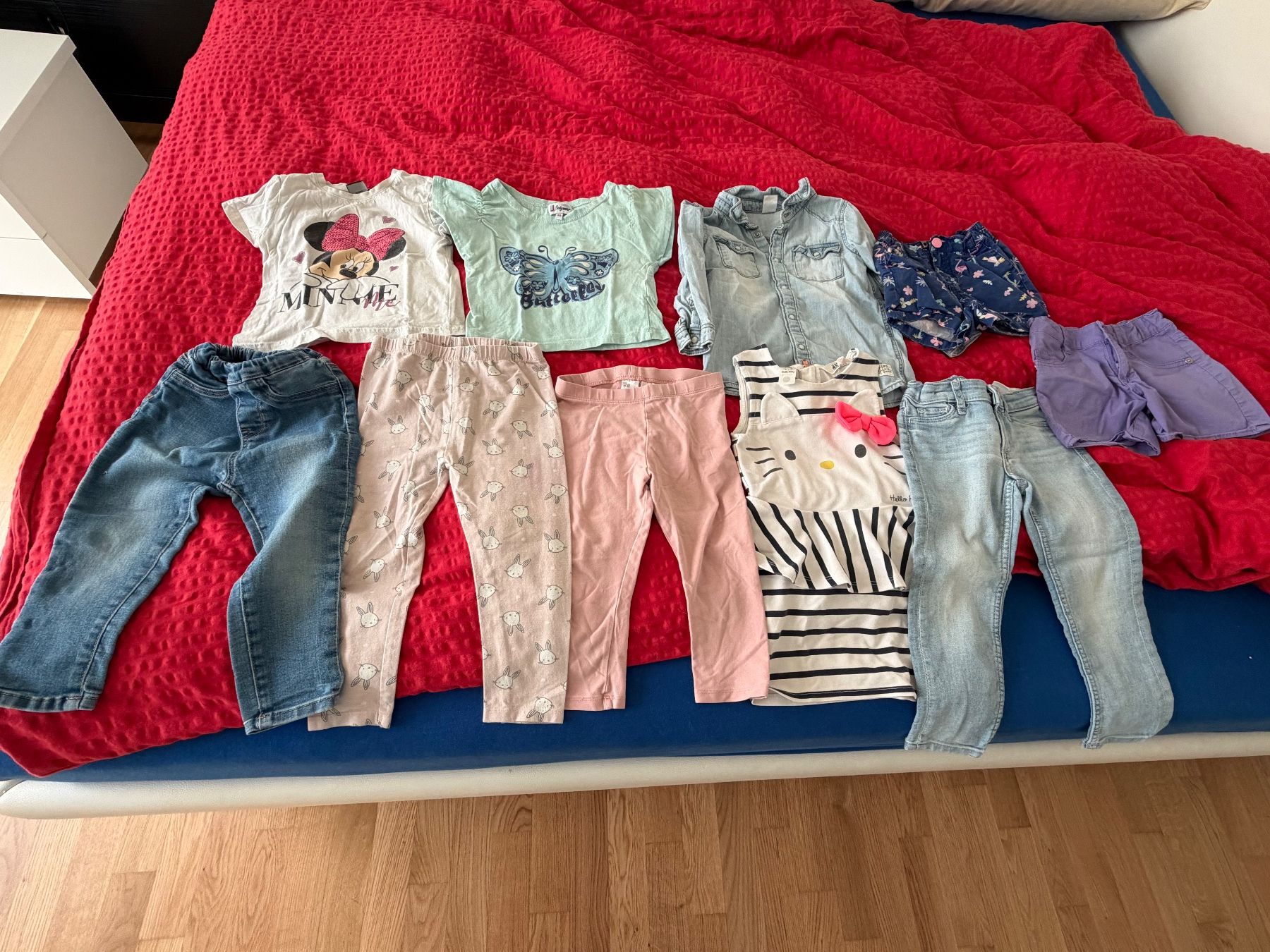 H&M Kleiderpakete & -sets: Kinderkleider Set Grösse 92 Top Zustand! – Gebraucht aus Bad Zurzach von simba1995
