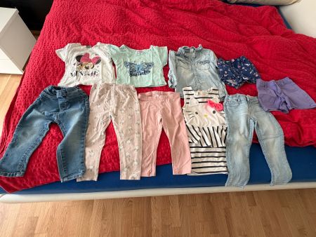 Kinderkleider Set Grösse 92 Top Zustand!