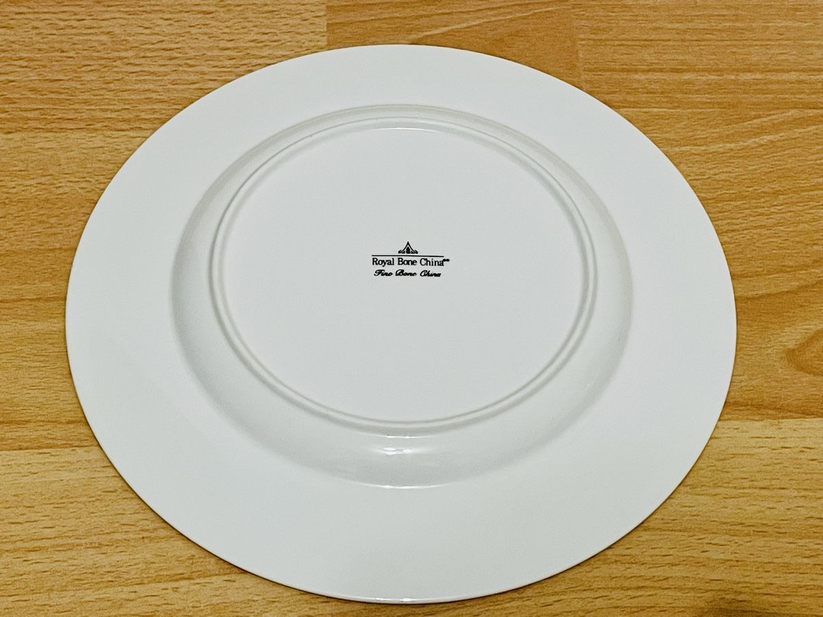 Set di piatti: Royal Bone China Speiseservice – Usato da Chur venduto da Tsambiko 7