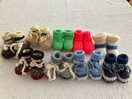 1 P. handgestrickte neue Babyschuhe/Babyfinken f.Neugeborene