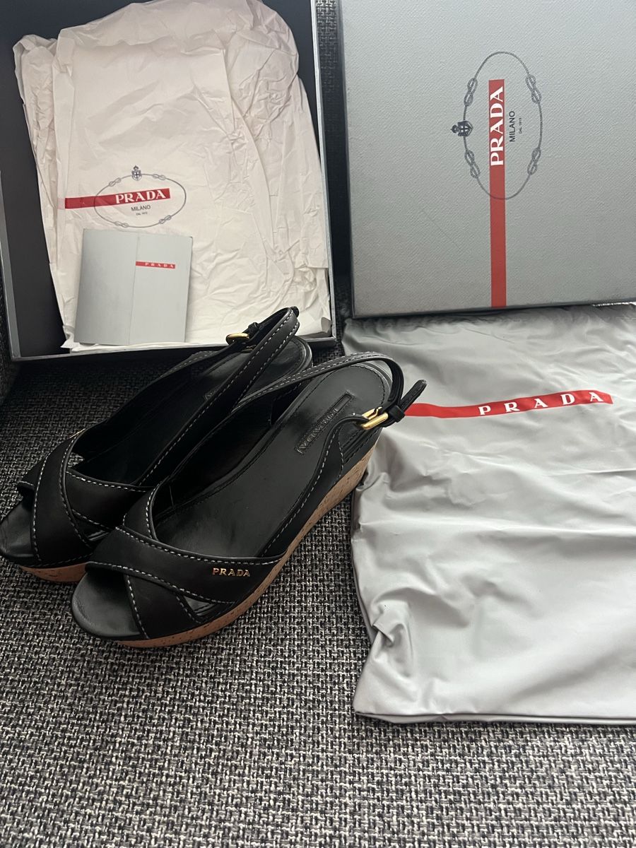 Prada Scarpe da donna: Prada Sandalen 38.5 – Usato da Zürich venduto da Walllstreet