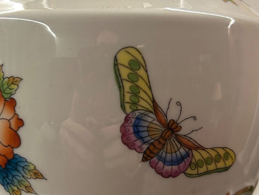 Herend Vasi & Recipienti: Sehr seltene Herend Victoria Vase – Nuovo (secondo la descrizione) da Hofstetten SO venduto da Treasurefinds 4