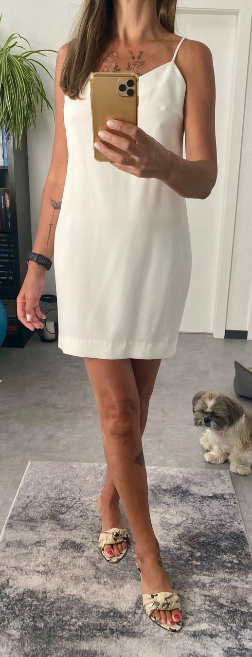 Robes: Robe avec dos ouvert. – D'occasion à Echallens par 1961zap