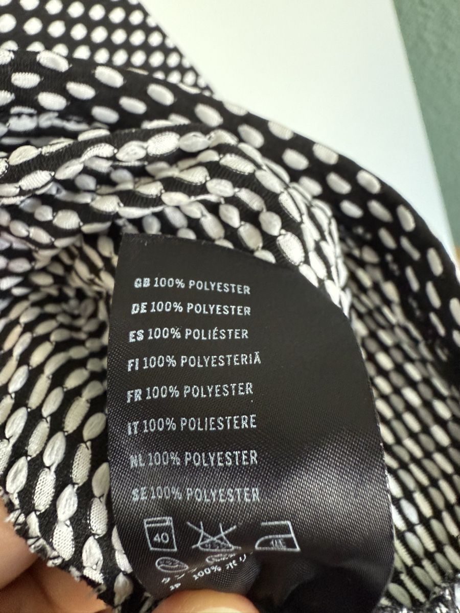 Weekday Maglioni & Felpe: MTWTFSS WEEKDAY Pullover, Gr. M, schwarz-weiss – Nuovo (secondo la descrizione) da Olten venduto da smashbox 3