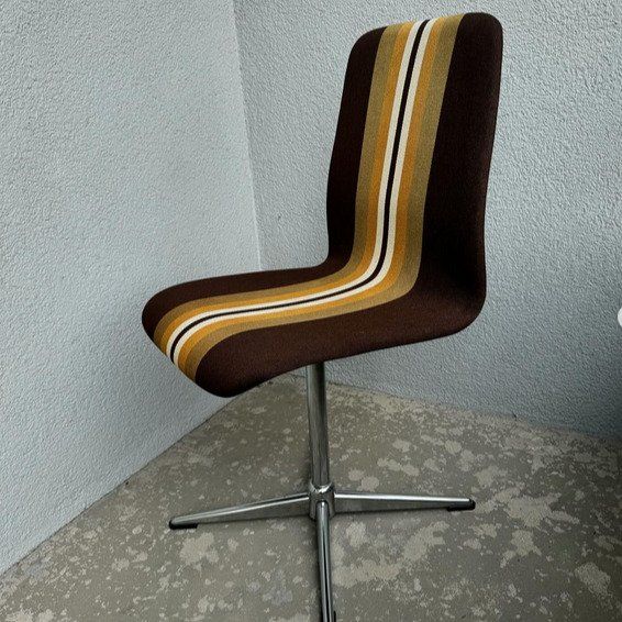 Sedie: Set de 4 chaises années 70 – Usato da morges venduto da Kus.design 1