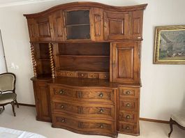 Antikes Buffet aus Holz