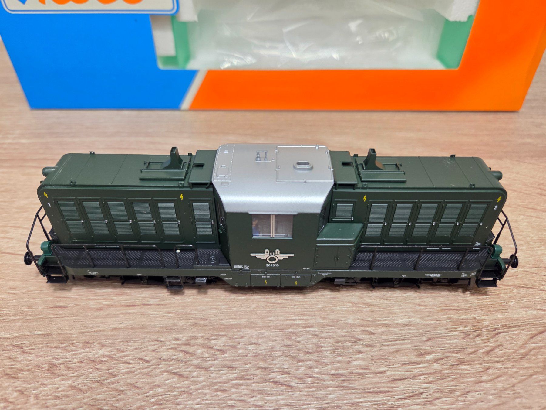 Roco Modellini di ferrovie: Roco 43554 Diesellok 2045 ÖBB H0 – Usato da St-Aubin-Sauges venduto da Lo_Go 4