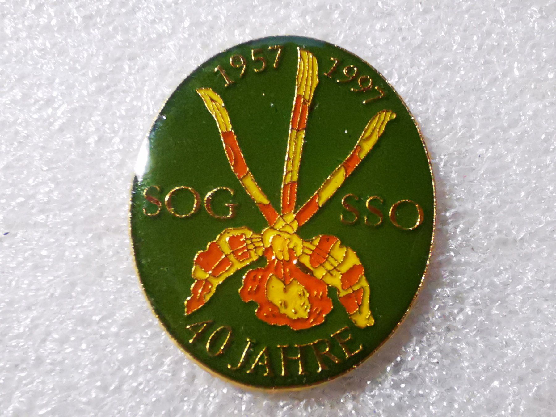 Placchette & Badge: Ansteckpin 134: SOG SSO – Usato da Oppligen venduto da Pin-Fall-Shop