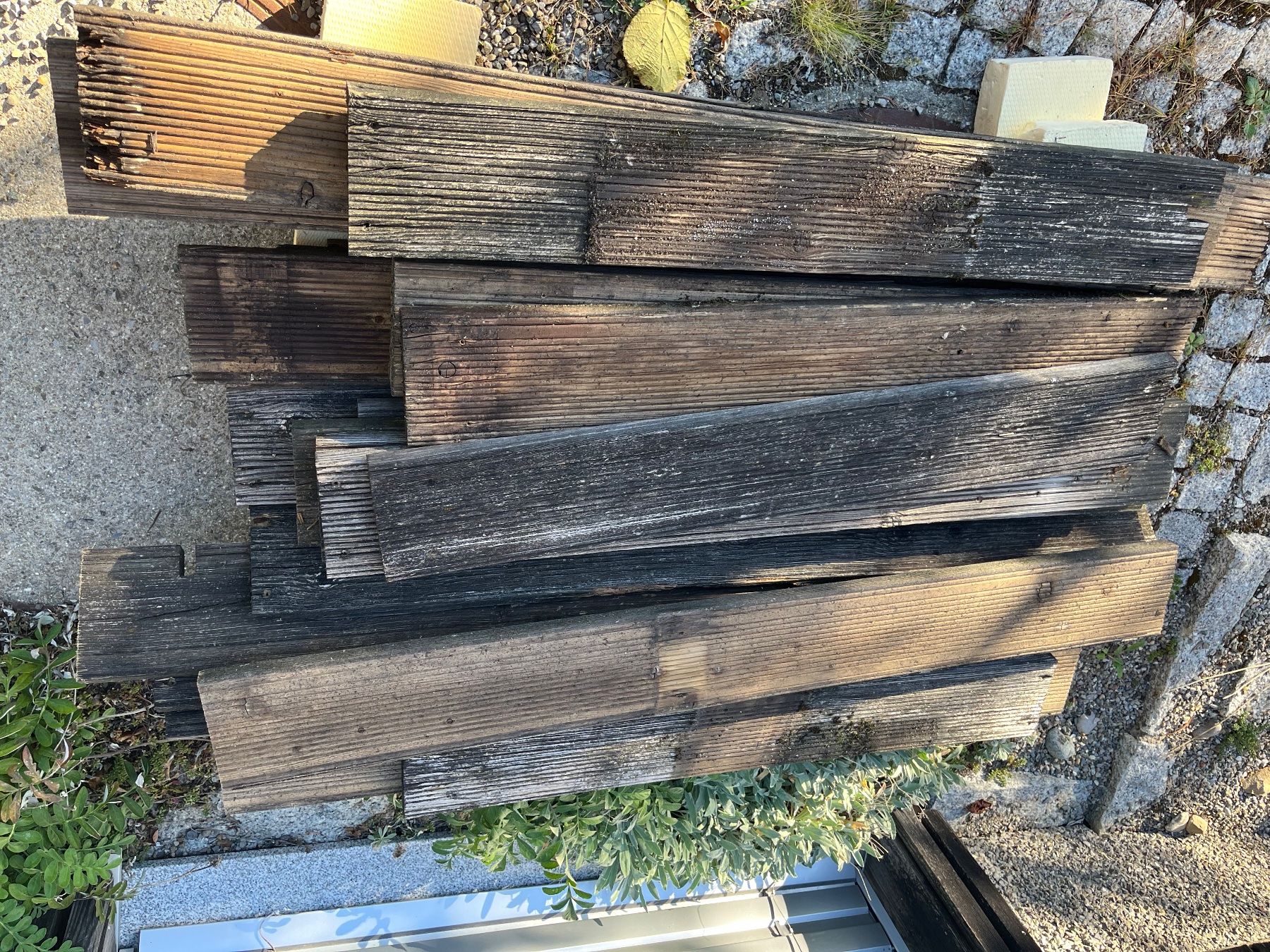 Articoli in legno: Holz Lärche Brennholz – Usato da Birmensdorf ZH venduto da makelin 2