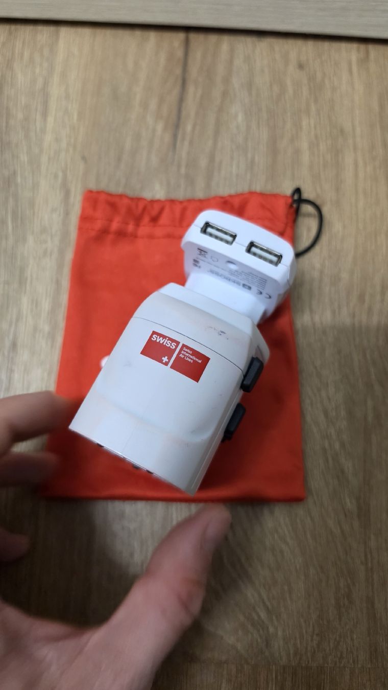 SKROSS Laufwerke & Adapter: Reiseadapter Skross World Adapter MUV USB – Gebraucht aus Winkel von roncalli 2