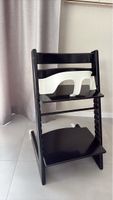 Stokke Tripp Trapp Hochstuhl schwarz mit Set weiss