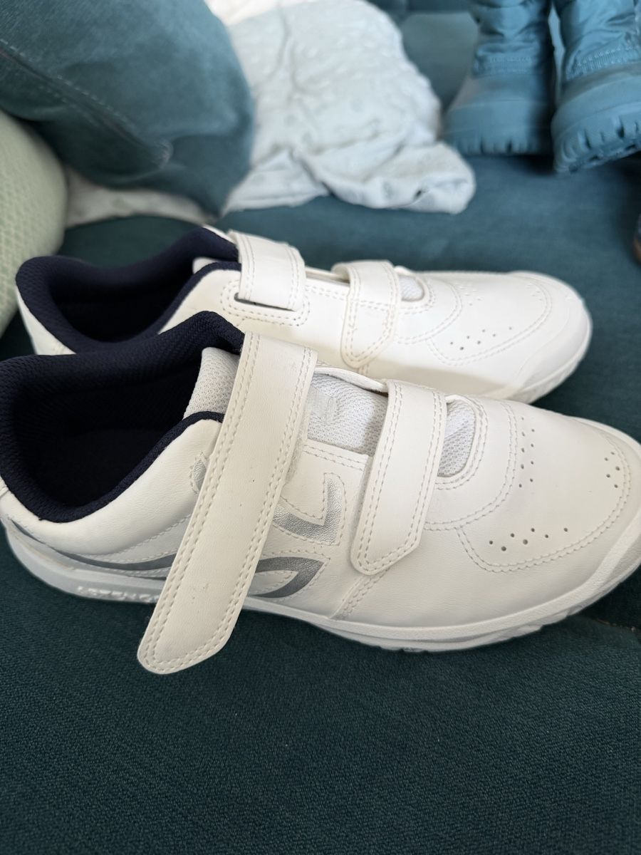 Decathlon Scarpe per ragazzi: Decathlon Kinder Turnschuhe Gr. EU35 – Nuovo (secondo la descrizione) da Nänikon venduto da sam_7nk7 3