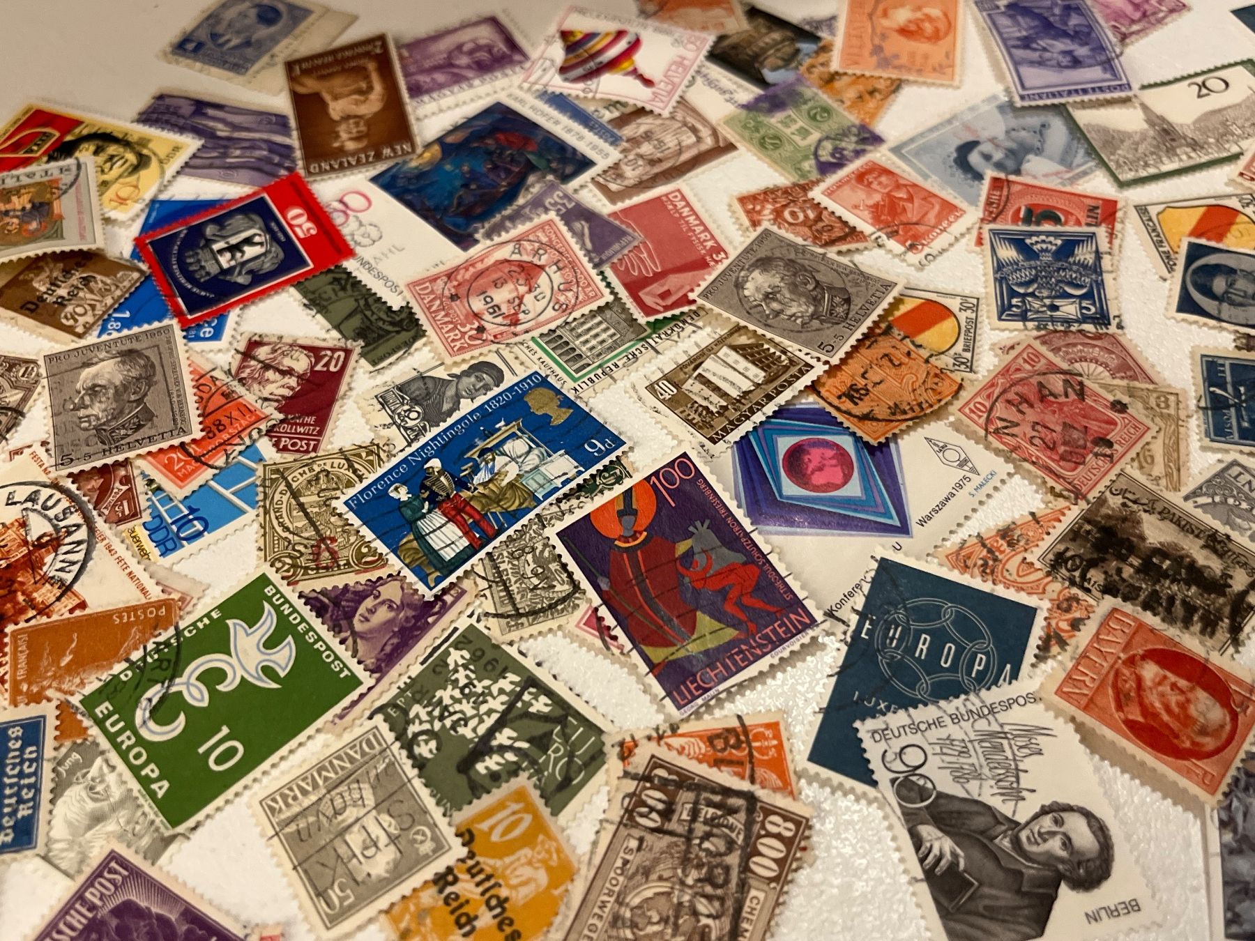 Tutti i francobolli: Lot 29: Lot mit mix Briefmarke – Usato da Chiasso venduto da AzenYa
