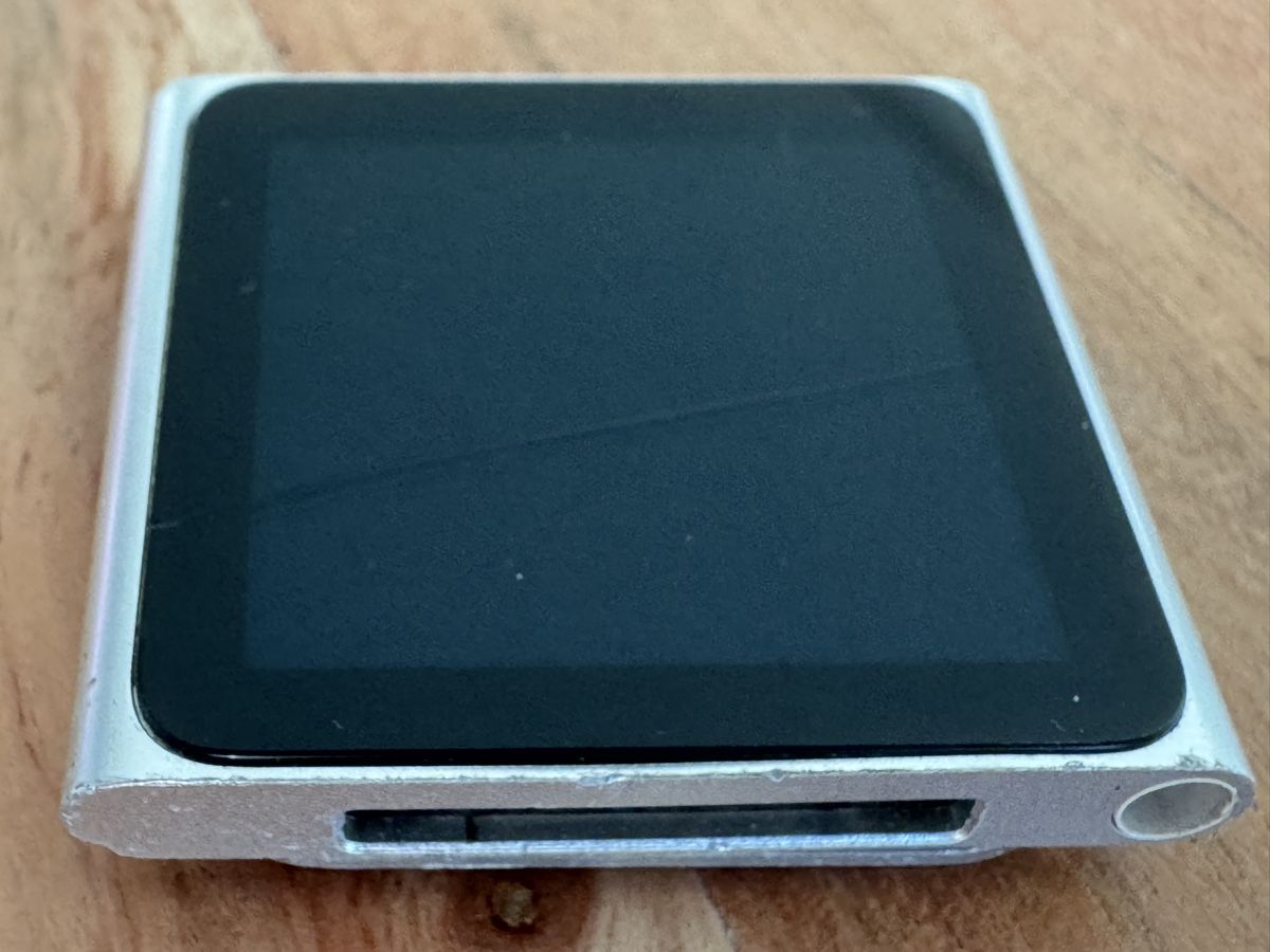 Apple Lettore multimediale portatile: iPod nano 6 Silber 8GB mit Ladekabel  – Usato da St. Gallen venduto da hae_6rmh 5