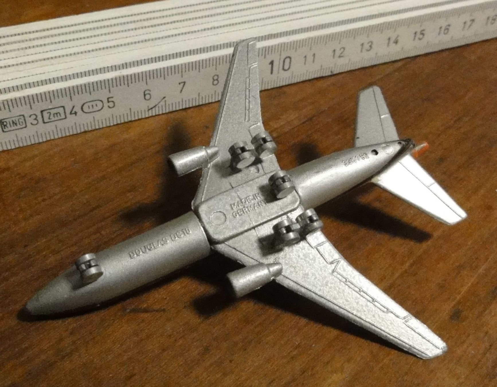 Swissair Modellbausätze & Standmodelle: Flugzeugmodell DC 10 Swissair, Metall – Gebraucht aus Wohlen AG von Flusslauf 3