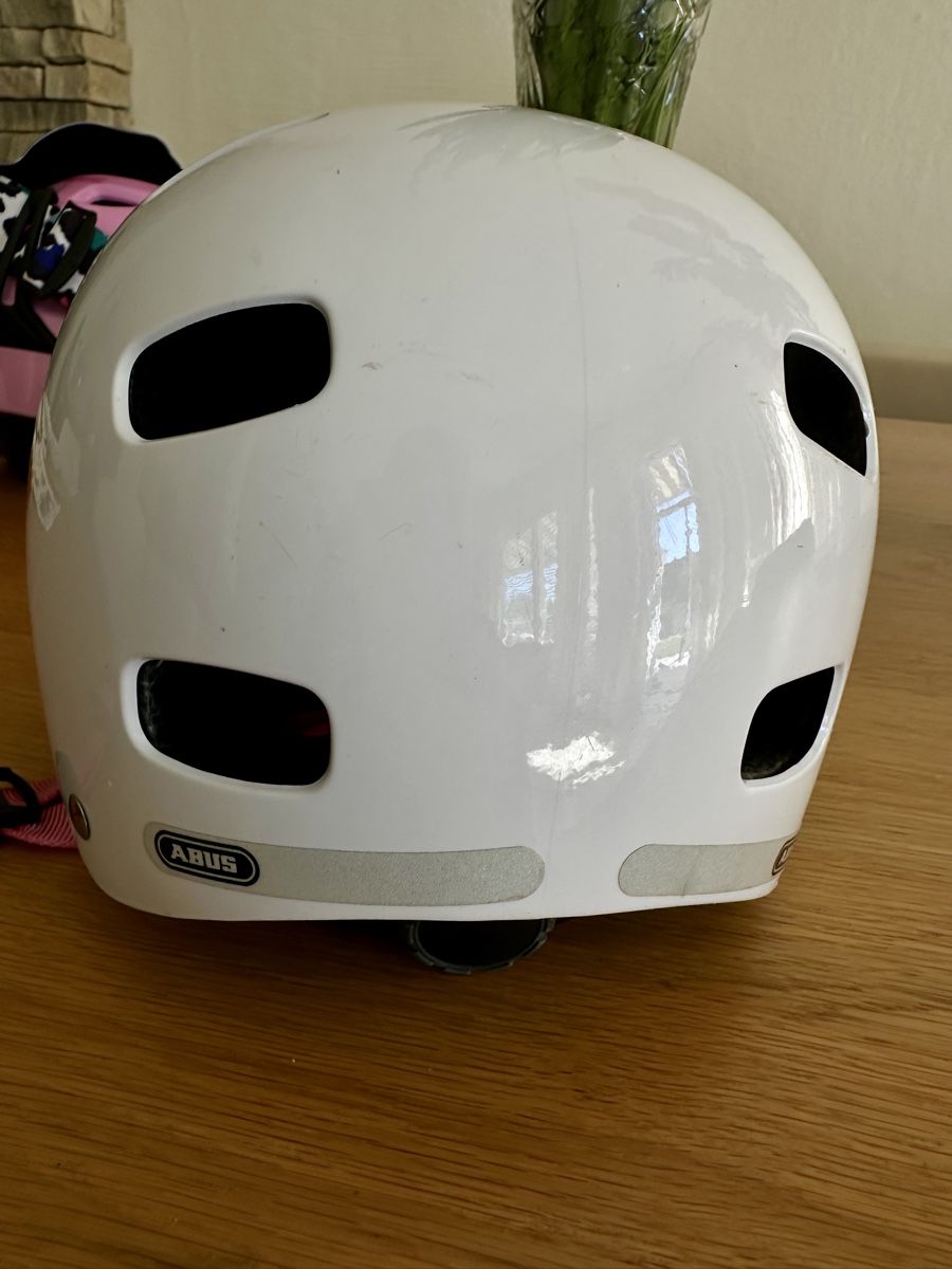 Abus Casques: Abus Kinderhelm Snoopy weiss Grösse 48-55 cm  – Neuf (Voir description) à Jonen par rdi_qj9p 3